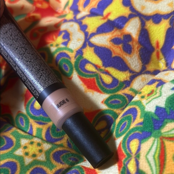 NUDESTIX Nude 6 concealer - Picture 3 of 15